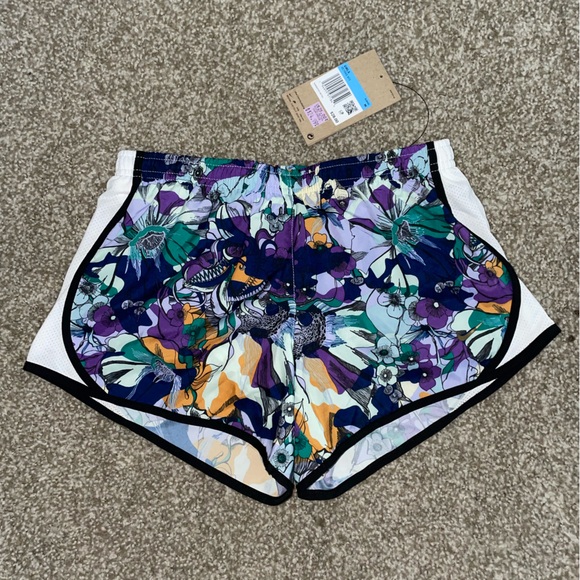 Nike Girl’s Running Shorts Dri-Fit Tempo Floral Standard Fit - Picture 1 of 7